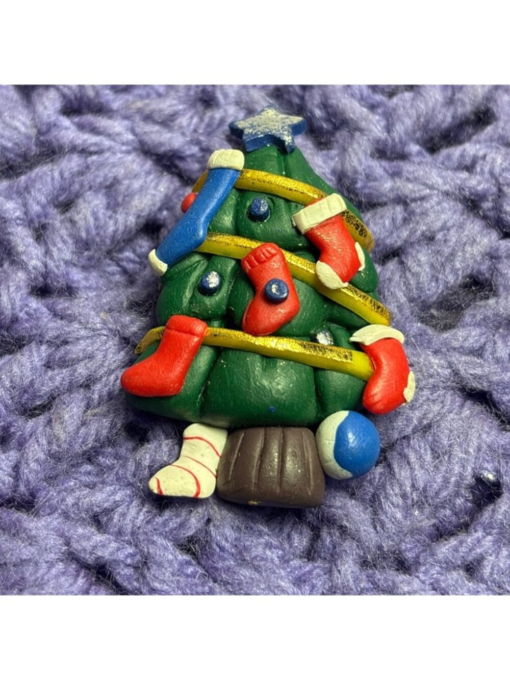 Resin Christmas Tree Pin Brooch 2" Stockings Garland